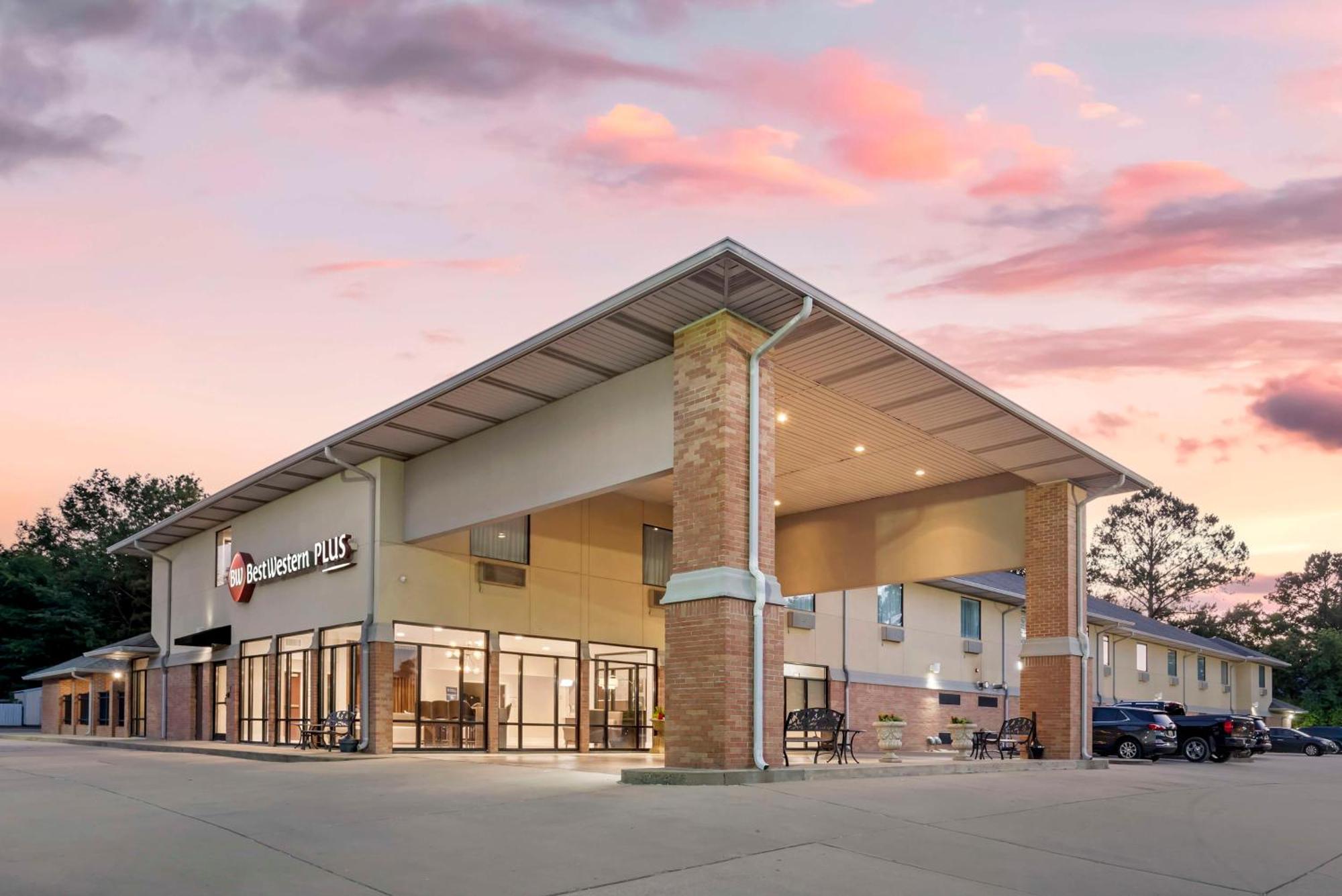 Best Western Plus Two Rivers Hotel & Suites Demopolis Exterior photo
