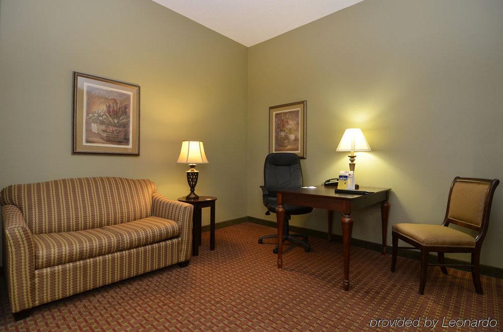Best Western Plus Two Rivers Hotel & Suites Demopolis Room photo